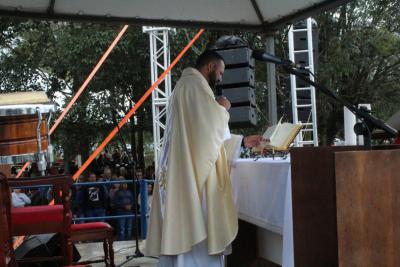 Missa em louvor ao Bom Jesus em Campo Mendes teve o Pároco Sebastião presidindo com liturgia da Rádio Campo Aberto